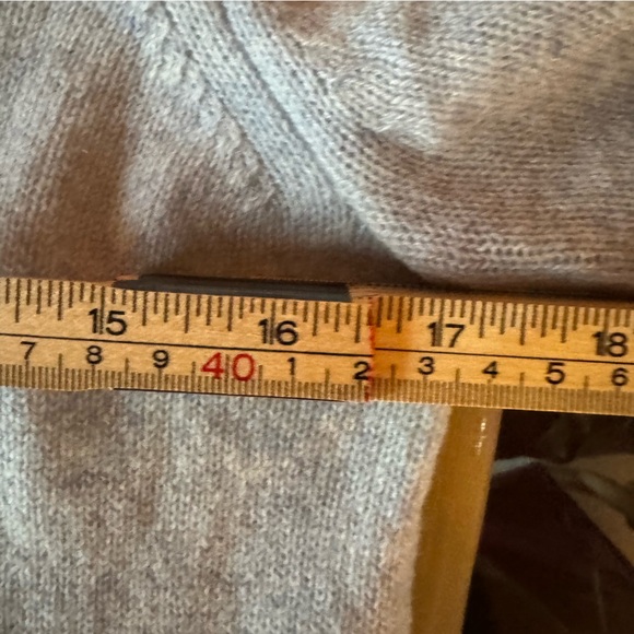 Vince 100% Cashmere Crewneck Sweater Soft Blue Size M - Picture 8 of 9